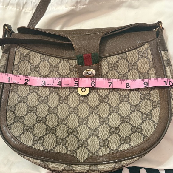 Authentic 🛍 GUCCI GG Supreme Sherry Line Shoulder Bag dust bag included. - Picture 16 of 17